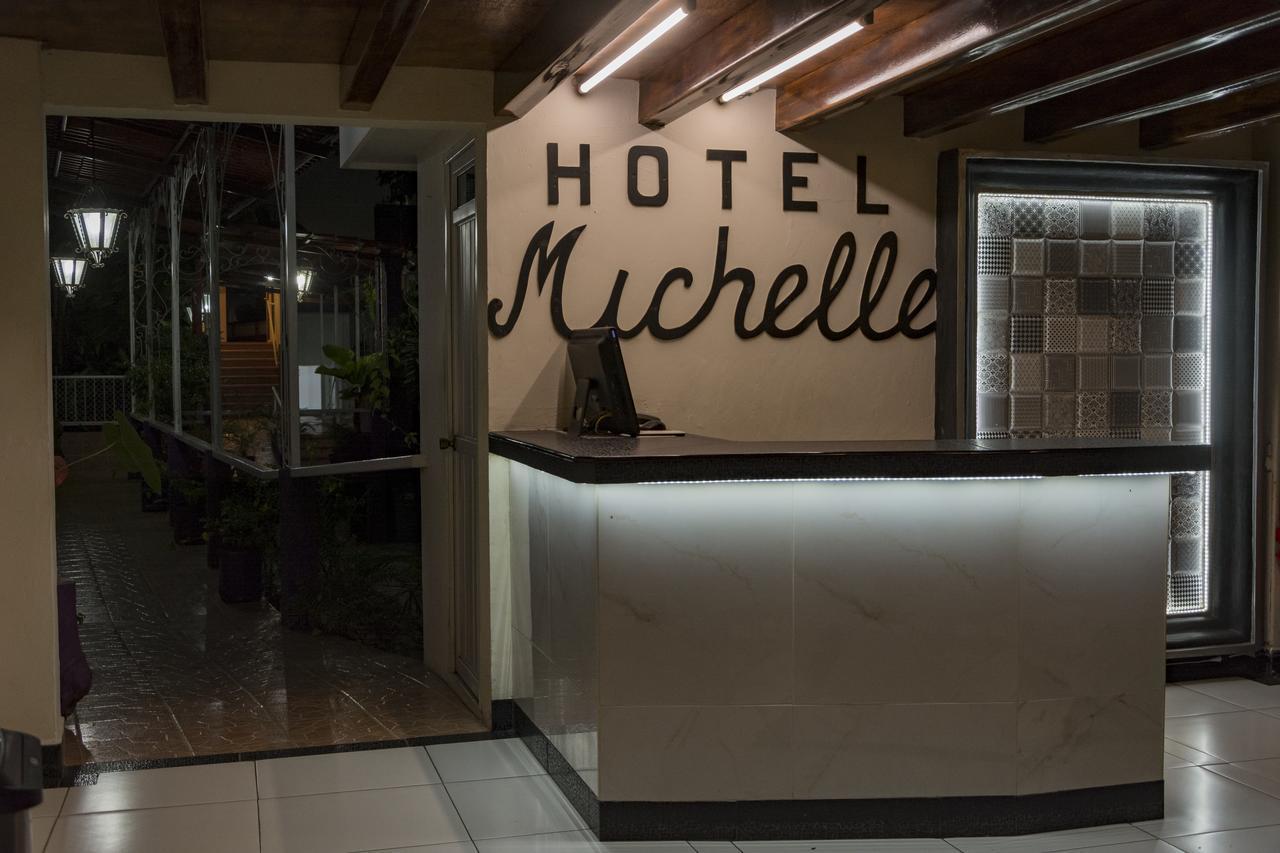 Hotel Michelle San Andrés Tuxtla Exteriör bild